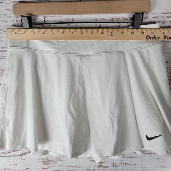 Nike Court Womens Large DriFit Victory Flouncy White Tennis Skort DH9552-100 NWT - Picture 3 of 9